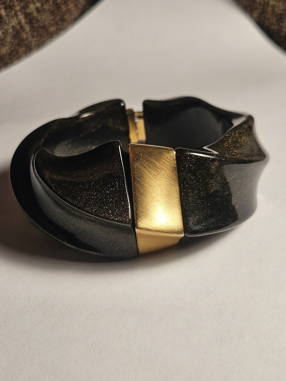 TRIFARI LUCITE BANGLE BRACELET, RARE TRIFARI BANGLE, Kunio Matsumoto Bangle - Picture 5 of 12
